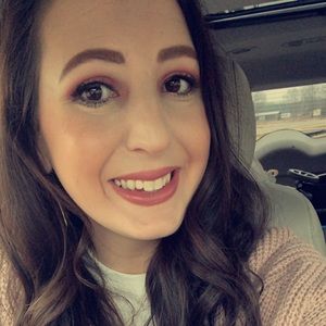 Meet your Posher, Katelyn